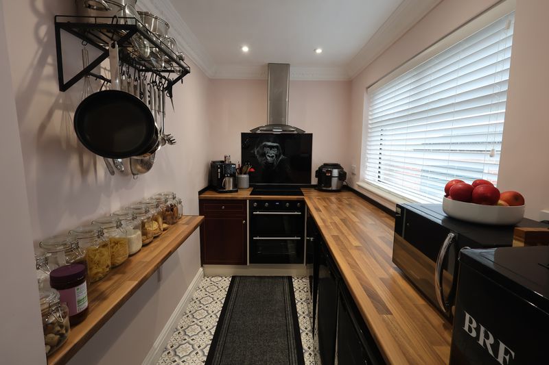 Kitchen- click for photo gallery